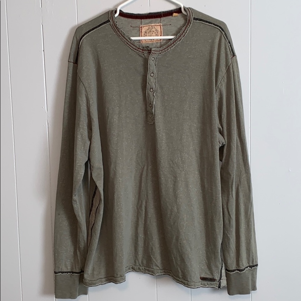 Men’s Jeremiah distressed Henley